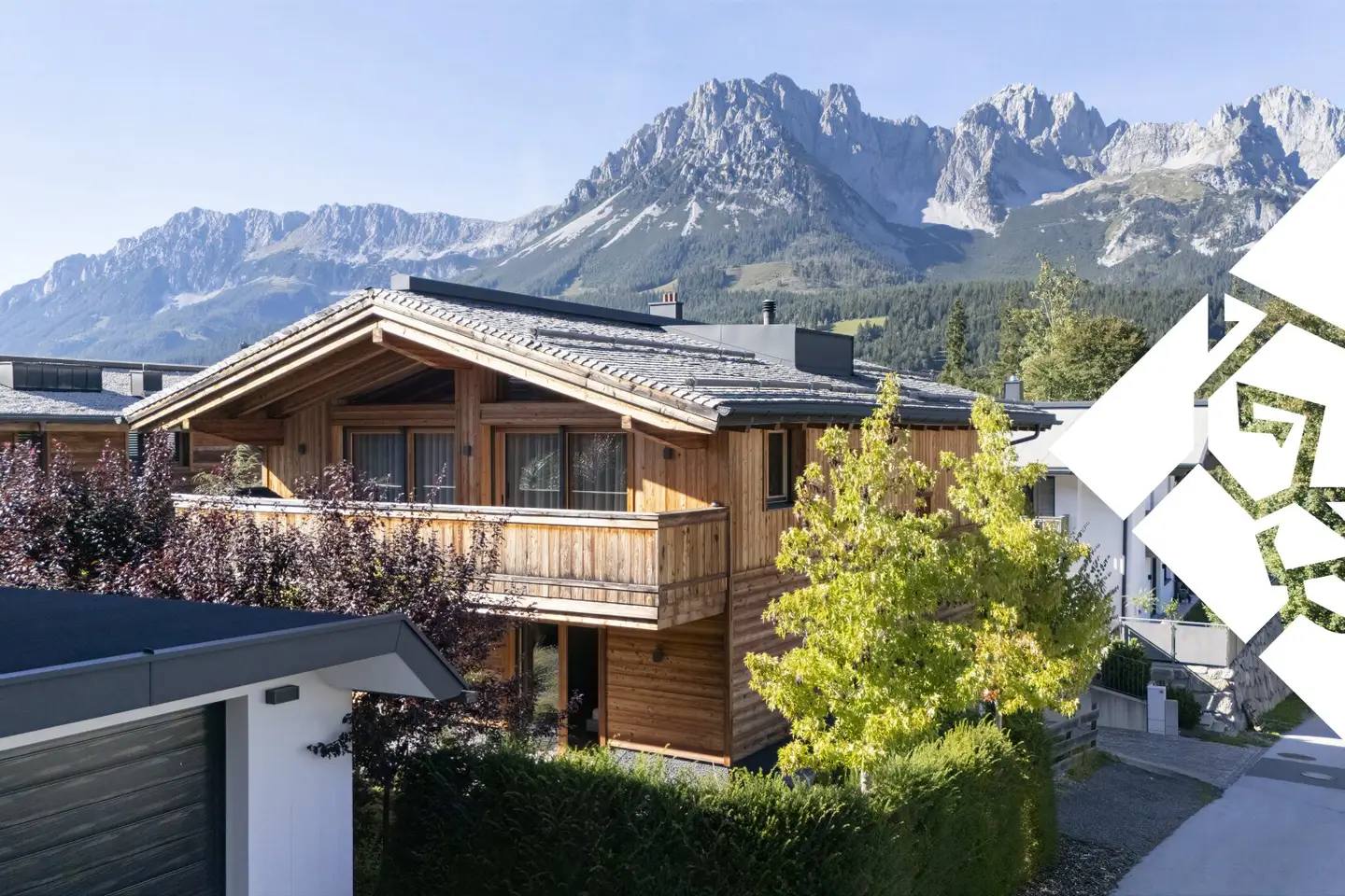 Alpine Eleganz trifft majestätische Aussicht – Exklusives Luxus-Chalet mit Panoramablick