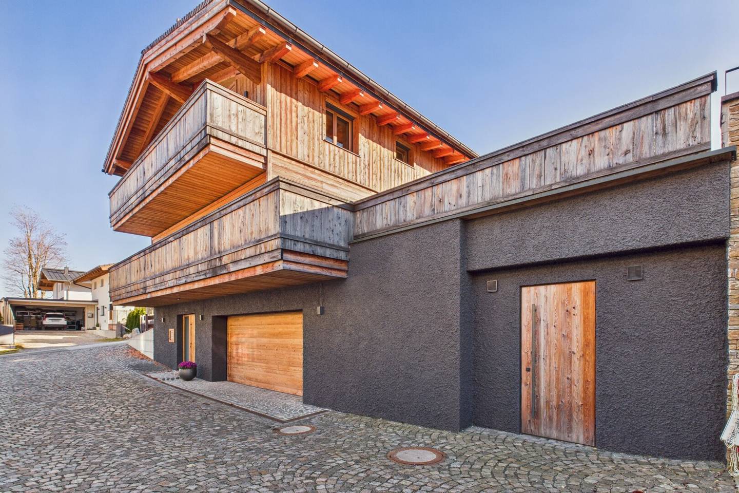 Alpine Eleganz trifft majestätische Aussicht – Exklusives Luxus-Chalet mit Panoramablick