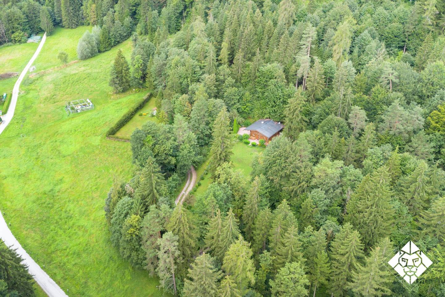 Einmaliges Refugium - Tiroler Holzhaus mit Freizeitwohnsitz in idyllischer Lage und Seenähe