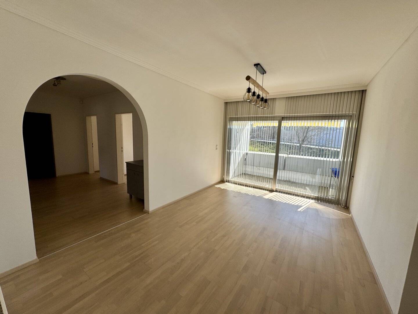 Geräumige Eigentumswohnung mit Balkon und Carports, nähe Gleisdorf ...!