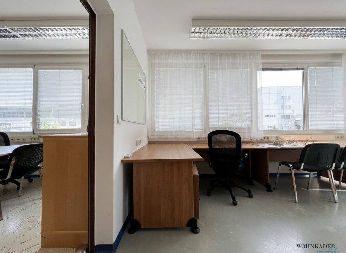 Rundum-sorglos-Büro: Möbliert, inklusive Betriebskosten und Heizung & 3 Stellplätze!