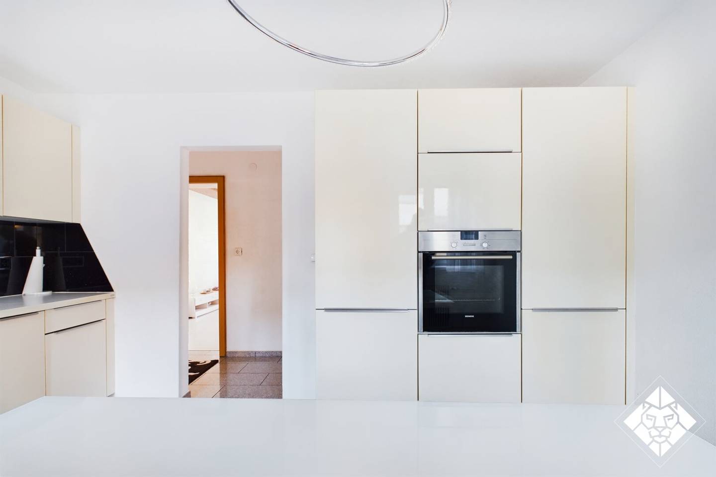 Ruhige Innenstadtlage mit Bahnhofsnähe – 3-Zimmer-Wohnung mit Garage und 4 % Mietrendite