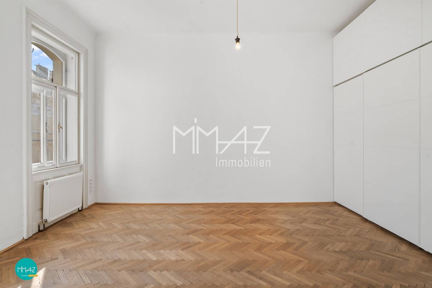 BIG CITY LIFE! Bright 2-room apartment on the 3rd floor with elevator in the heart of Vienna Neubau I Urban Vienna meets classic old building