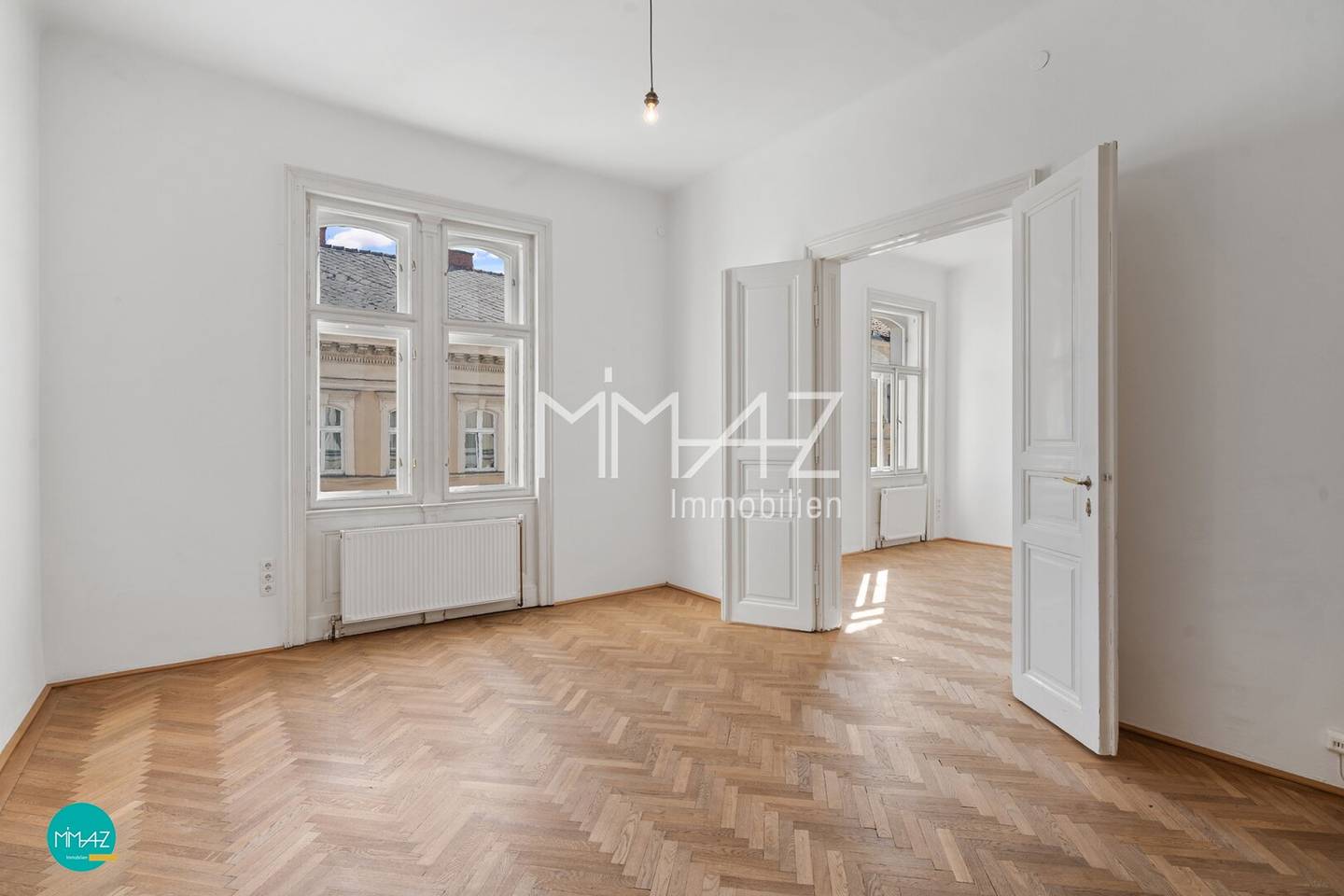 BIG CITY LIFE! Bright 2-room apartment on the 3rd floor with elevator in the heart of Vienna Neubau I Urban Vienna meets classic old building