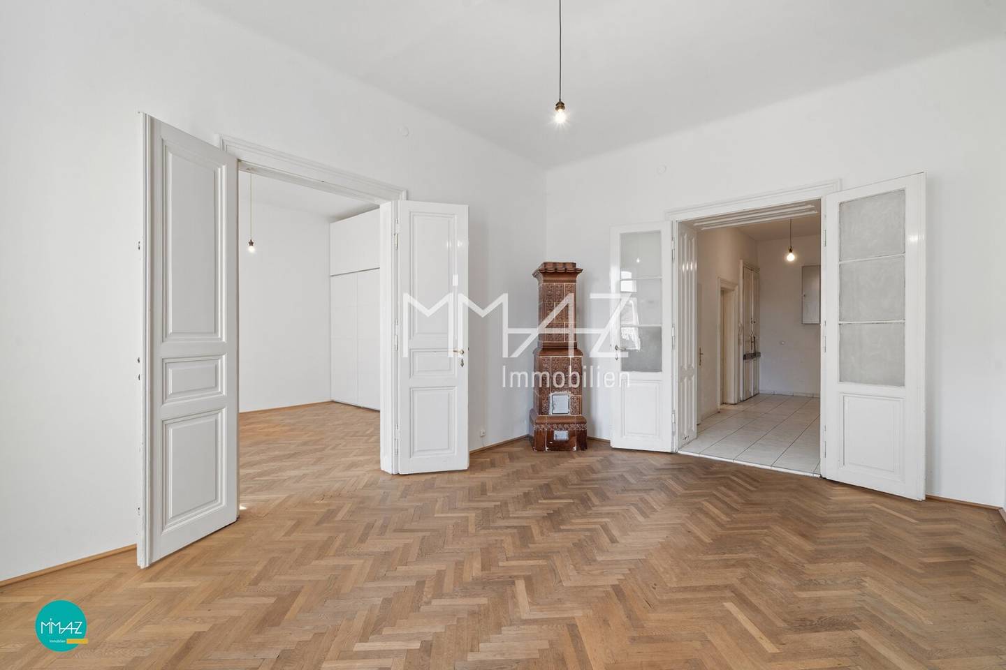 BIG CITY LIFE! Bright 2-room apartment on the 3rd floor with elevator in the heart of Vienna Neubau I Urban Vienna meets classic old building