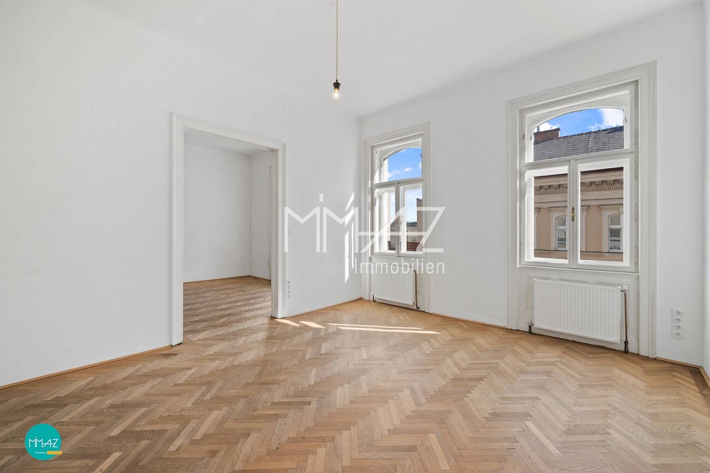 BIG CITY LIFE! Bright 2-room apartment on the 3rd floor with elevator in the heart of Vienna Neubau I Urban Vienna meets classic old building