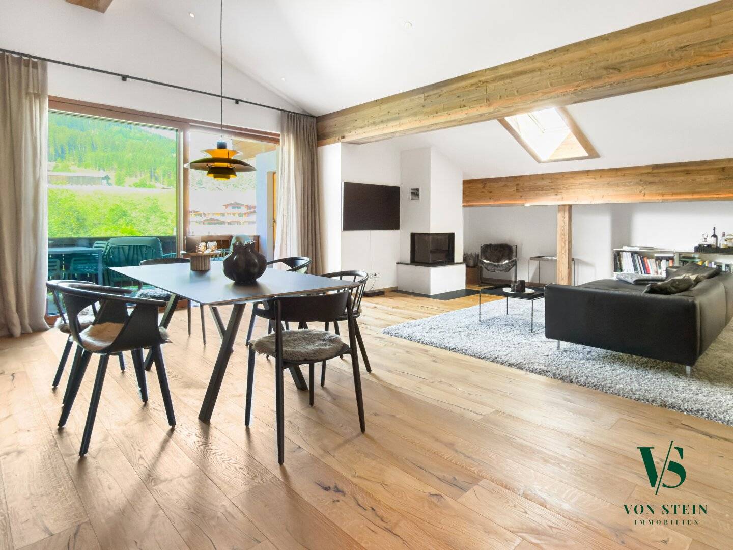 Alpiner Wohnluxus am Gaisberg – Exklusive Dachgeschossresidenz mit traumhaftem Bergpanorama