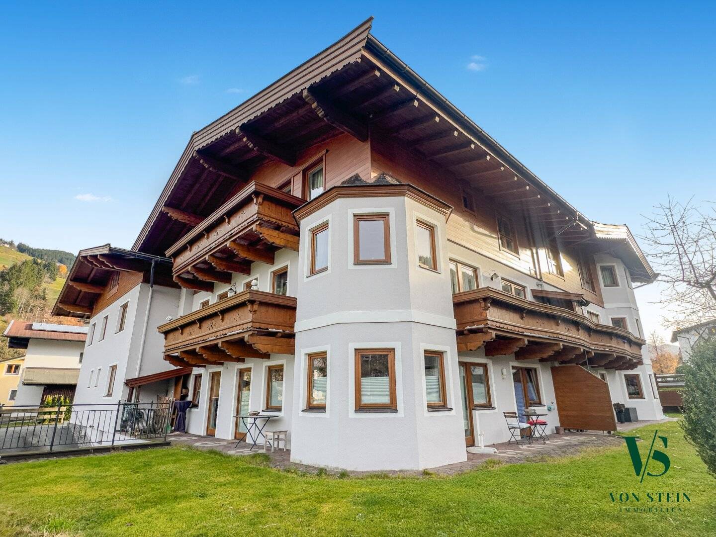 Sonnige 3-Zimmer-Wohnung mit West-Ausrichtung, Rundum-Terrasse & Weitblick