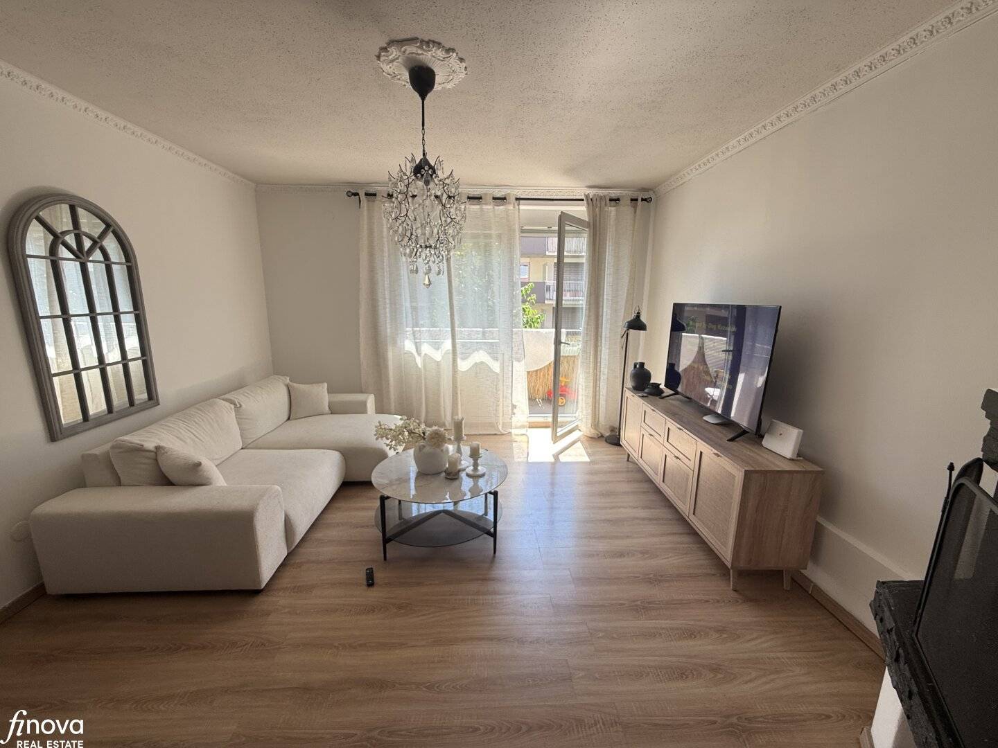 LIEBENAU!! 4 Zimmer - Familienwohnung mit Balkon und Kamin - nähe der Eishalle!