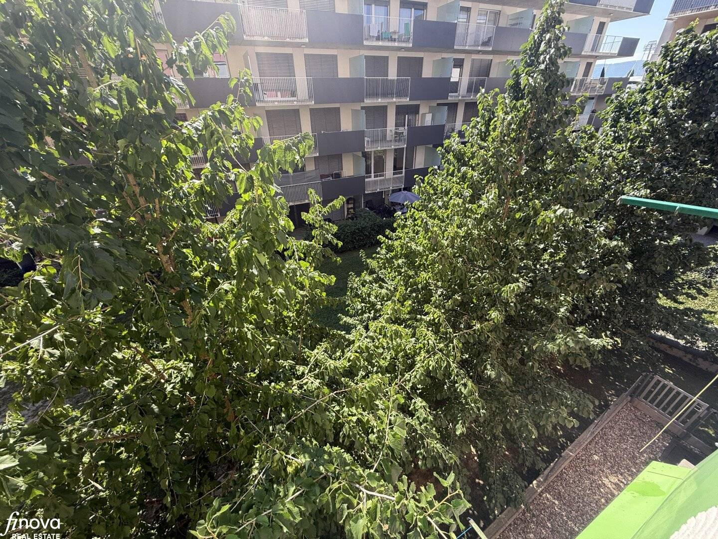 LIEBENAU!! 4 Zimmer - Familienwohnung mit Balkon und Kamin - nähe der Eishalle!