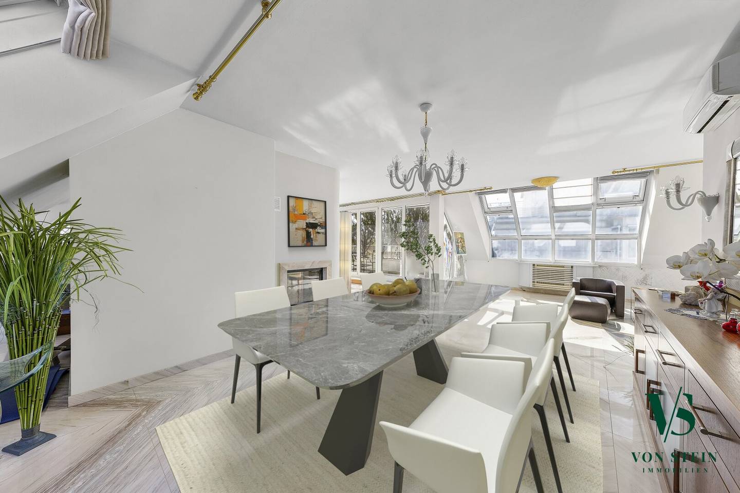 Exklusives Penthouse in Toplage: Sonnige Ruheoase mit Wienblick, Privatsauna, Doppelgarage und Weinkeller.