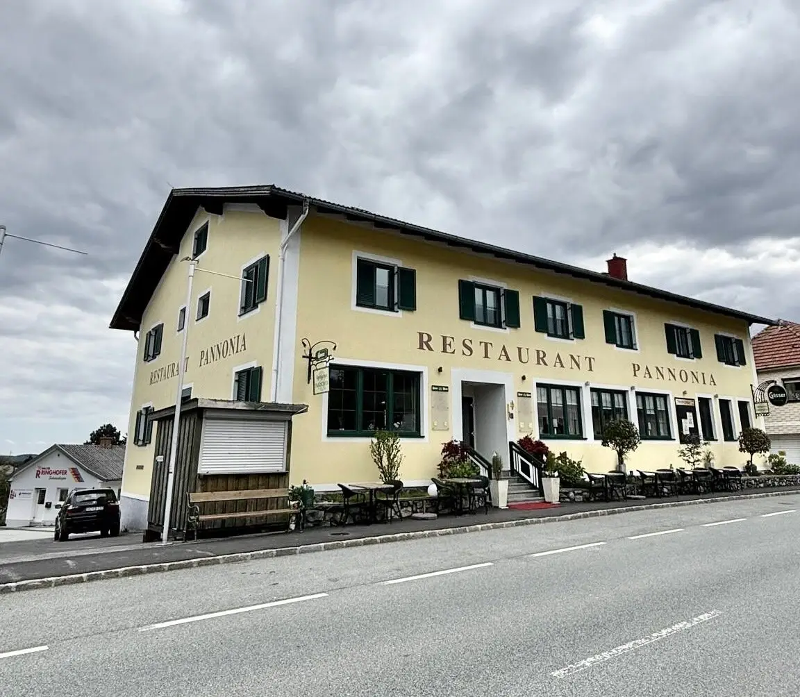 Traditionsreiches, bestens eingeführtes Gastronomieobjekt mit Wohneinheiten & Eventfläche in Bernstein mit Möglichkeit einer Kaufmiete