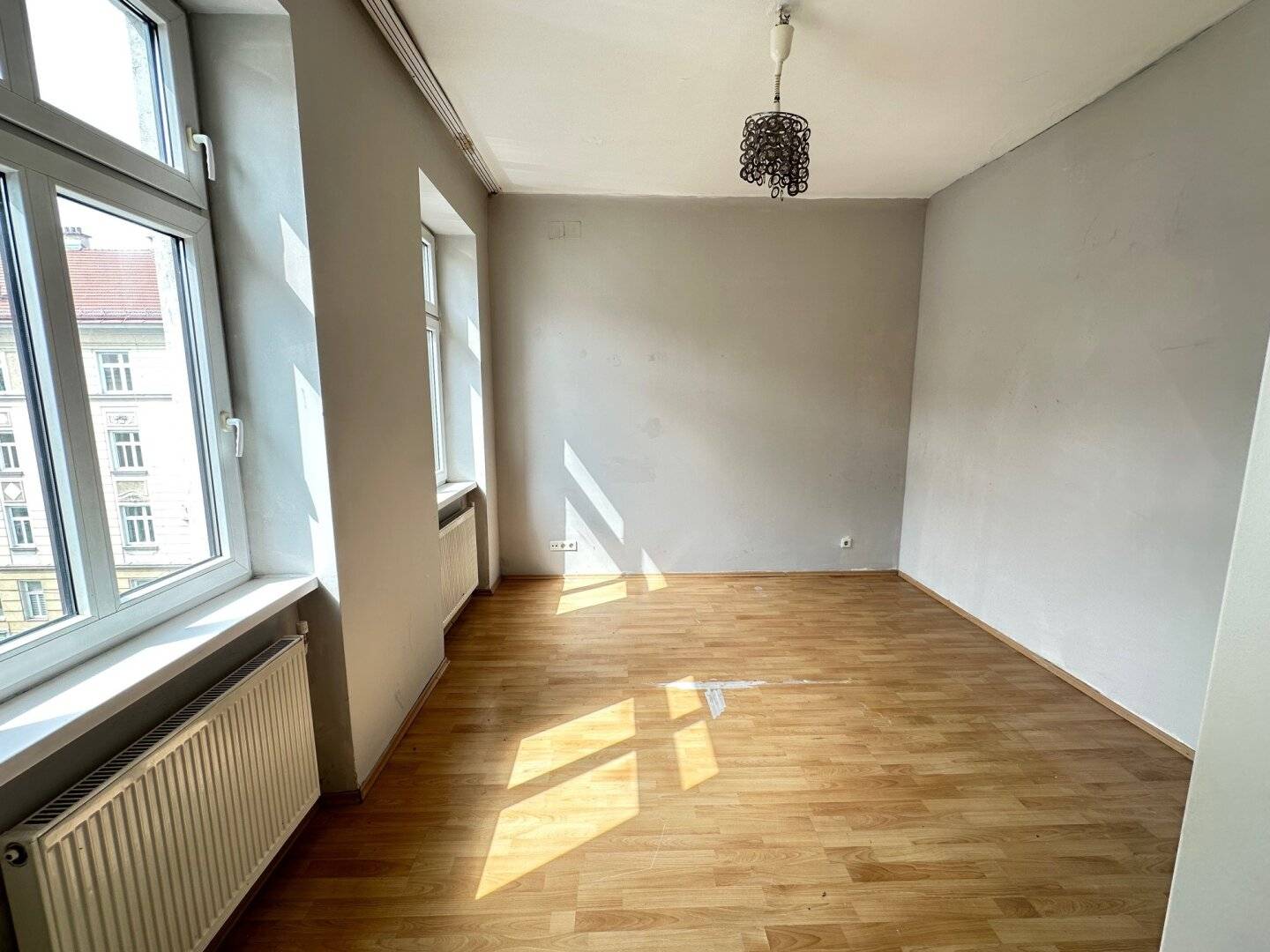 Helle Wohnung für kreative Handwerker - LUGNER CITY Nähe