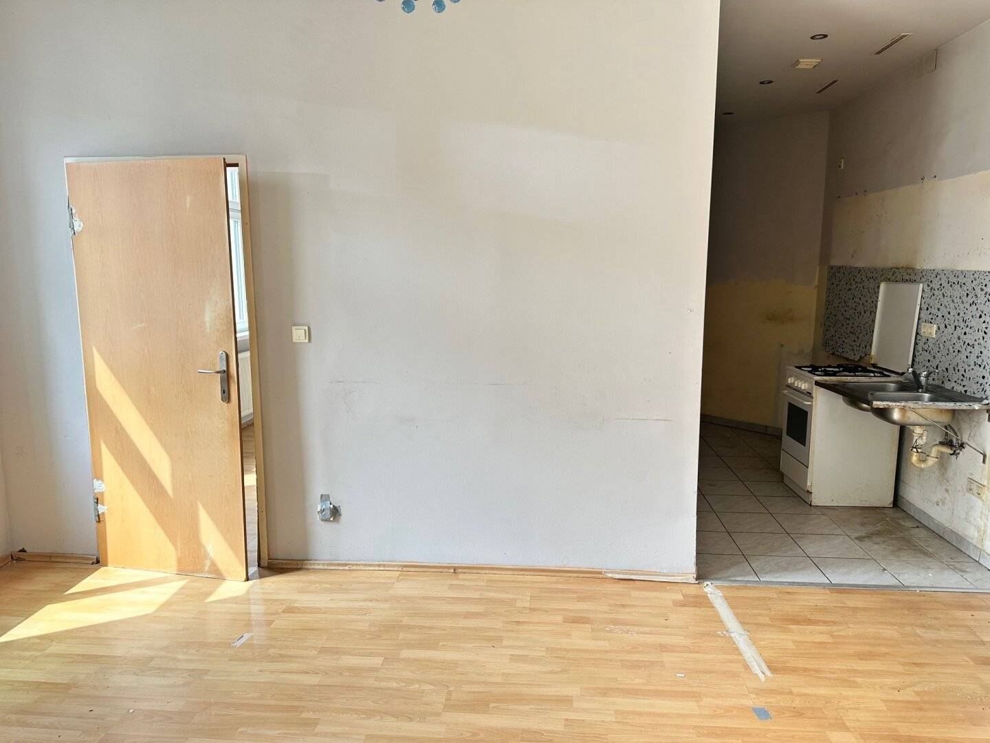 Helle Wohnung für kreative Handwerker - LUGNER CITY Nähe