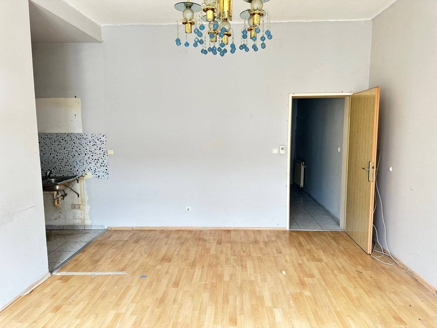 Helle Wohnung für kreative Handwerker - LUGNER CITY Nähe
