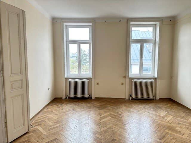 Seltene Altbauperle mit großem Südbalkon & Weitblick – Top Lage S-Bahn Hadersdorf