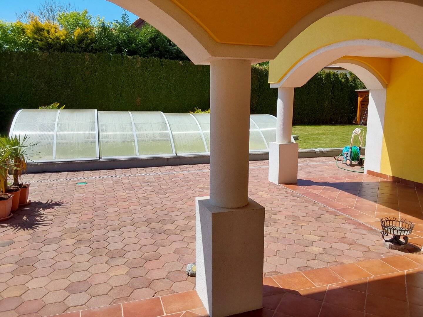 *Luxuriöses Haus in Bad Deutsch-Altenburg / Niederösterreich – Ihr neues Zuhause mit Pool und Garage*