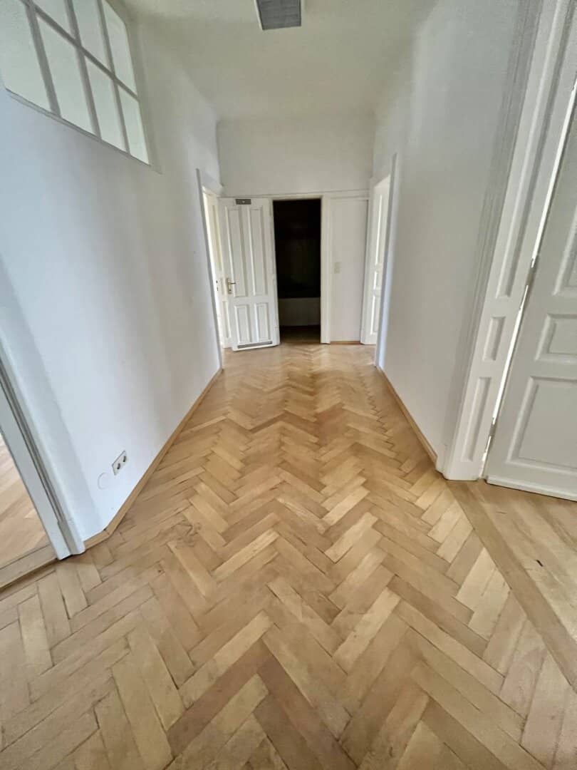 Unbefristetes  Büro/ Praxis mit großzügiger Raumaufteilung und Balkon mit Gartenblick in Citylage 8010 Graz