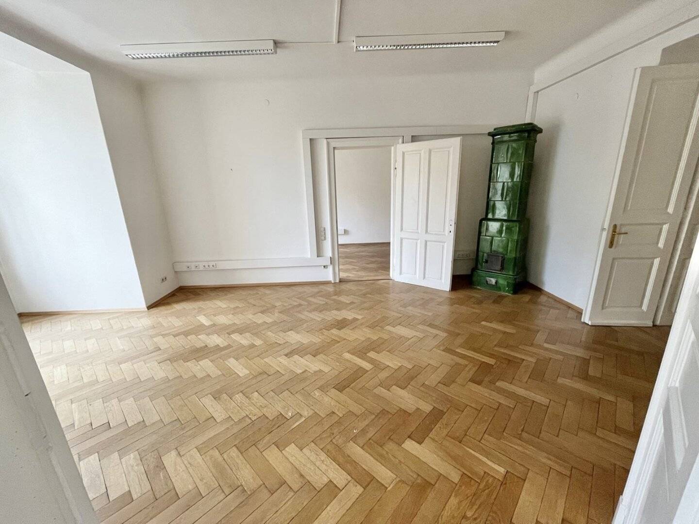 Unbefristetes  Büro/ Praxis mit großzügiger Raumaufteilung und Balkon mit Gartenblick in Citylage 8010 Graz
