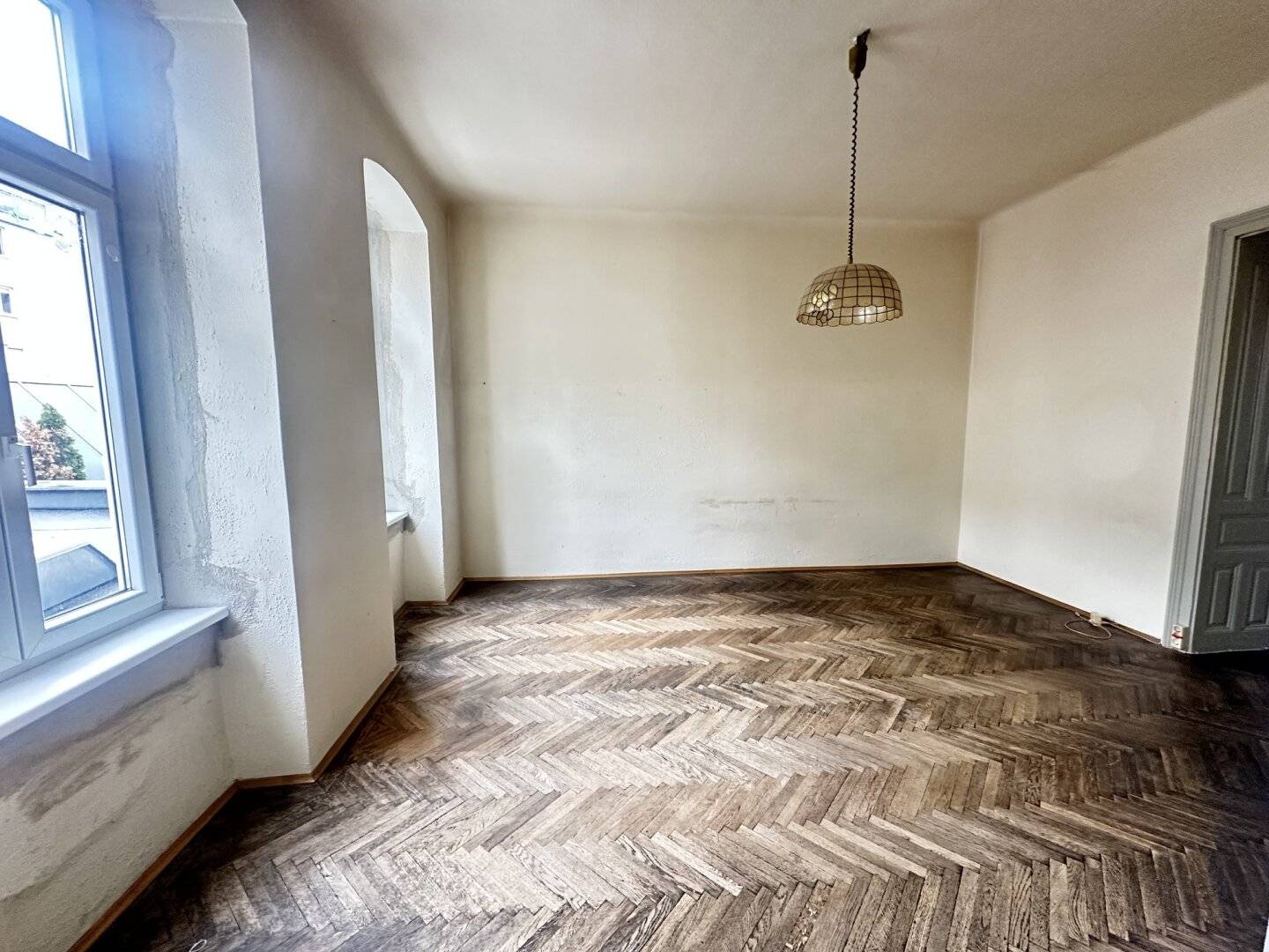Wunderbare Altbauwohnung in einem schönen Stilaltbau zum Renovieren