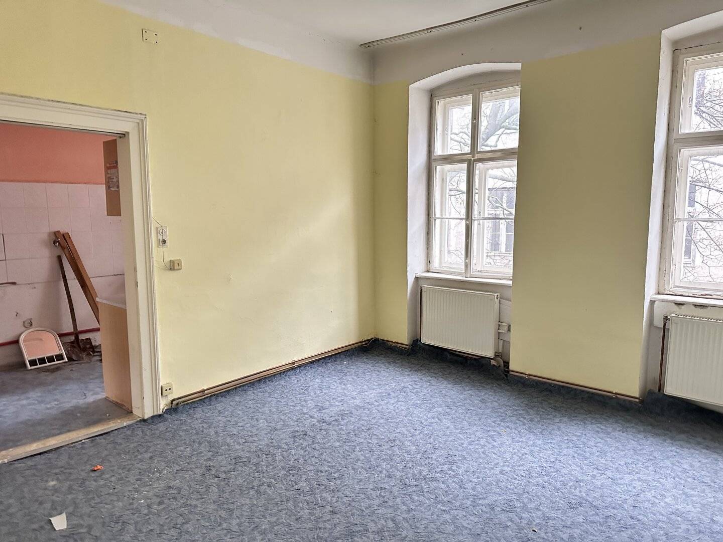 Kleine Wohnung hofseitig + Therme + 4. Stock (ohne Lift) + Lugner City/U6 Burggasse