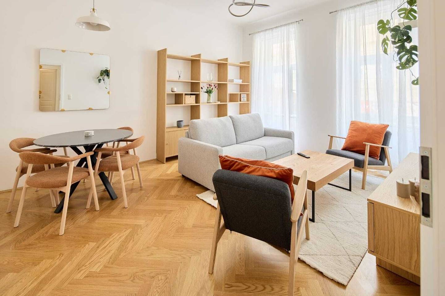 ERSTBEZUG Top sanierter Stilaltbau nahe Wiedner Hauptstraße