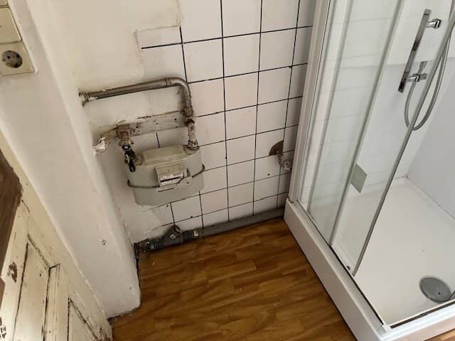 Sanierungsbedürftige 1-Zimmer-Wohnung nahe S-Bahn Station