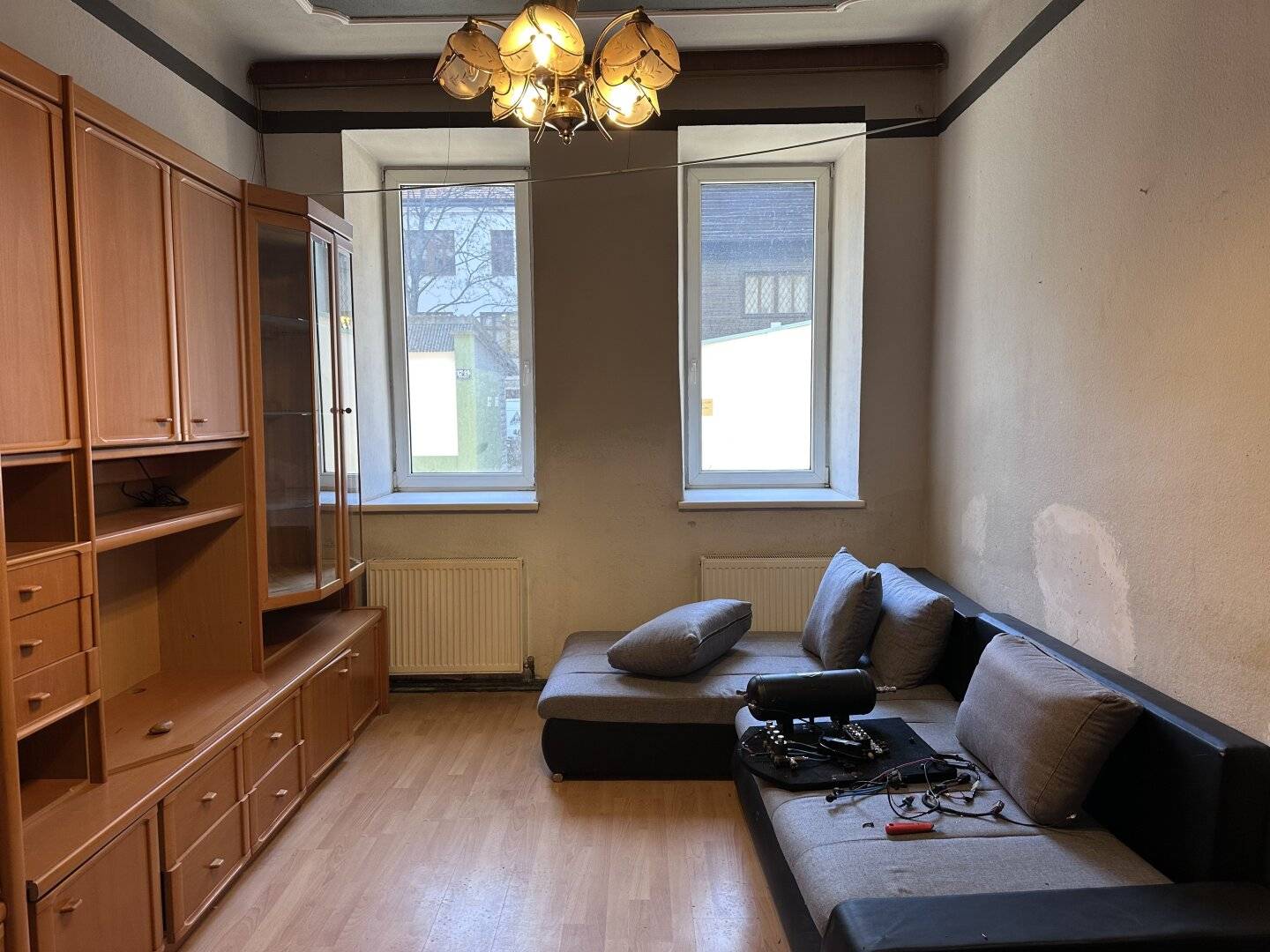 Unsanierte ERDGESCHOSSWOHNUNG - nähe Einsiedlerplatz