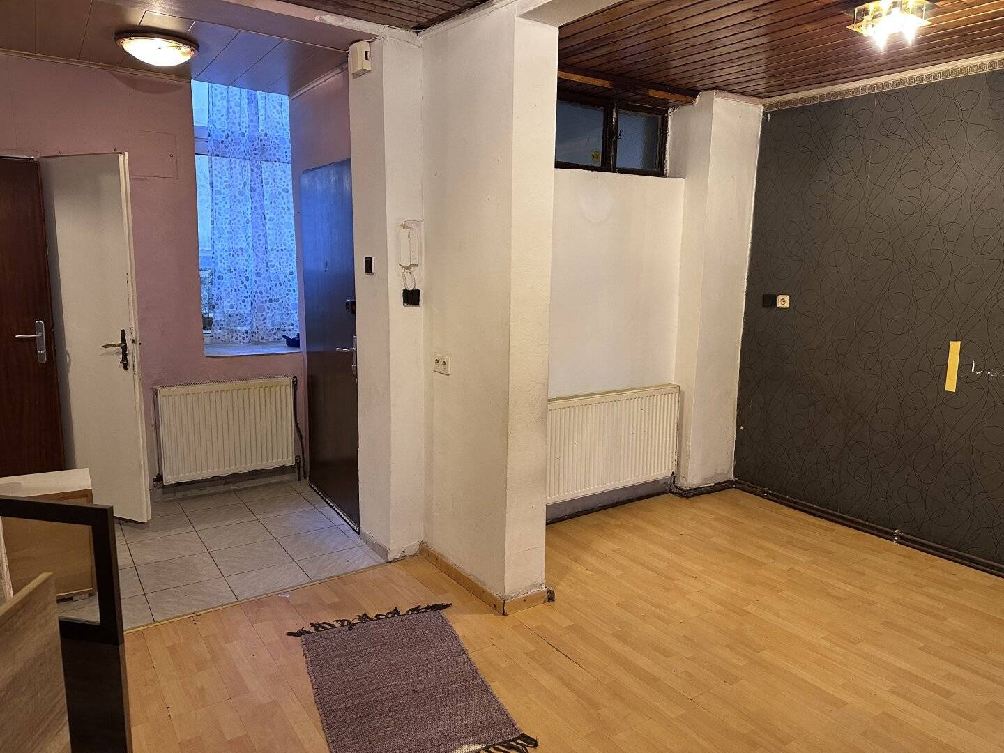 Unsanierte ERDGESCHOSSWOHNUNG - nähe Einsiedlerplatz
