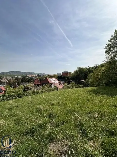 Sonniges Grundstück auf Eigengrund für Ihre Traumvilla in Toplage von Klosterneuburg