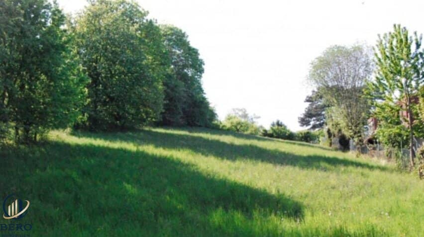 Sonniges Grundstück auf Eigengrund für Ihre Traumvilla in Toplage von Klosterneuburg