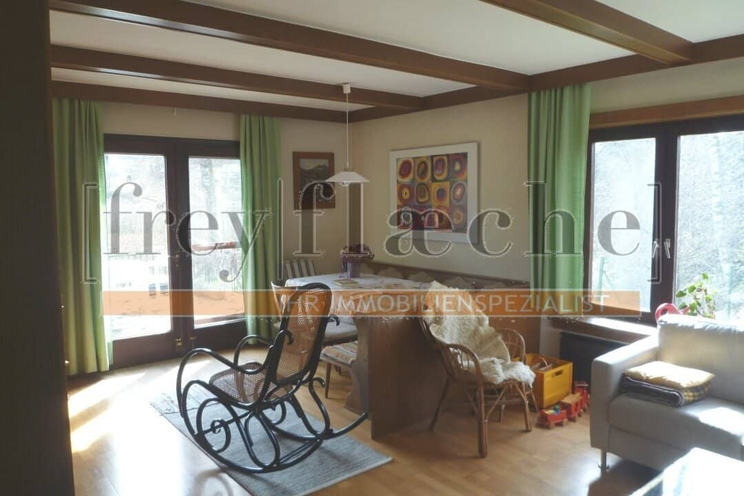 Kühles Haus mit 280 m² Halle
