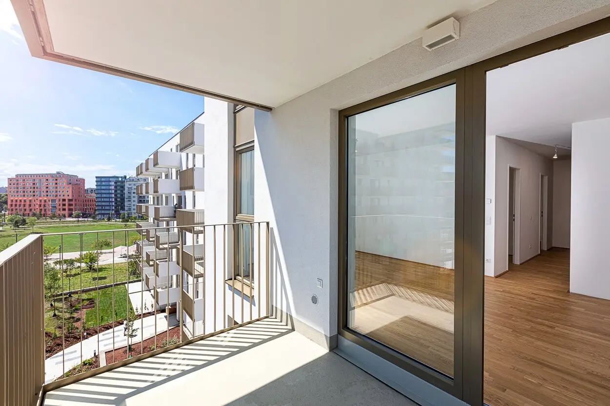 * ADELE * hochwertige 3-Zimmerwohnung mit großem Balkon inkl. Pool &amp; Fitnessraum!