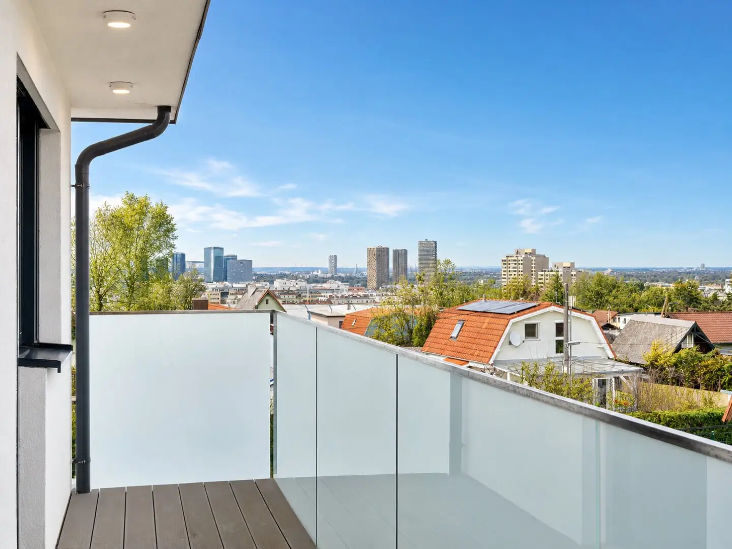 Eigentum-Kleingartenvilla am Laaer Wald - ganzjährig wohnen - Pool - Wien-Blick