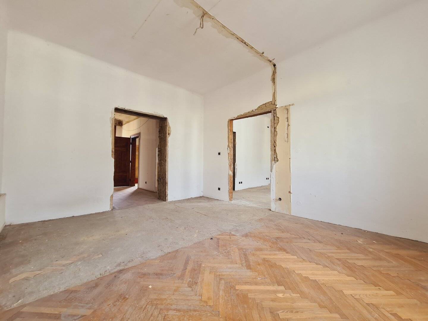 Sonnen-Altbau nach Maß | Balkon | 3-4 Zimmer