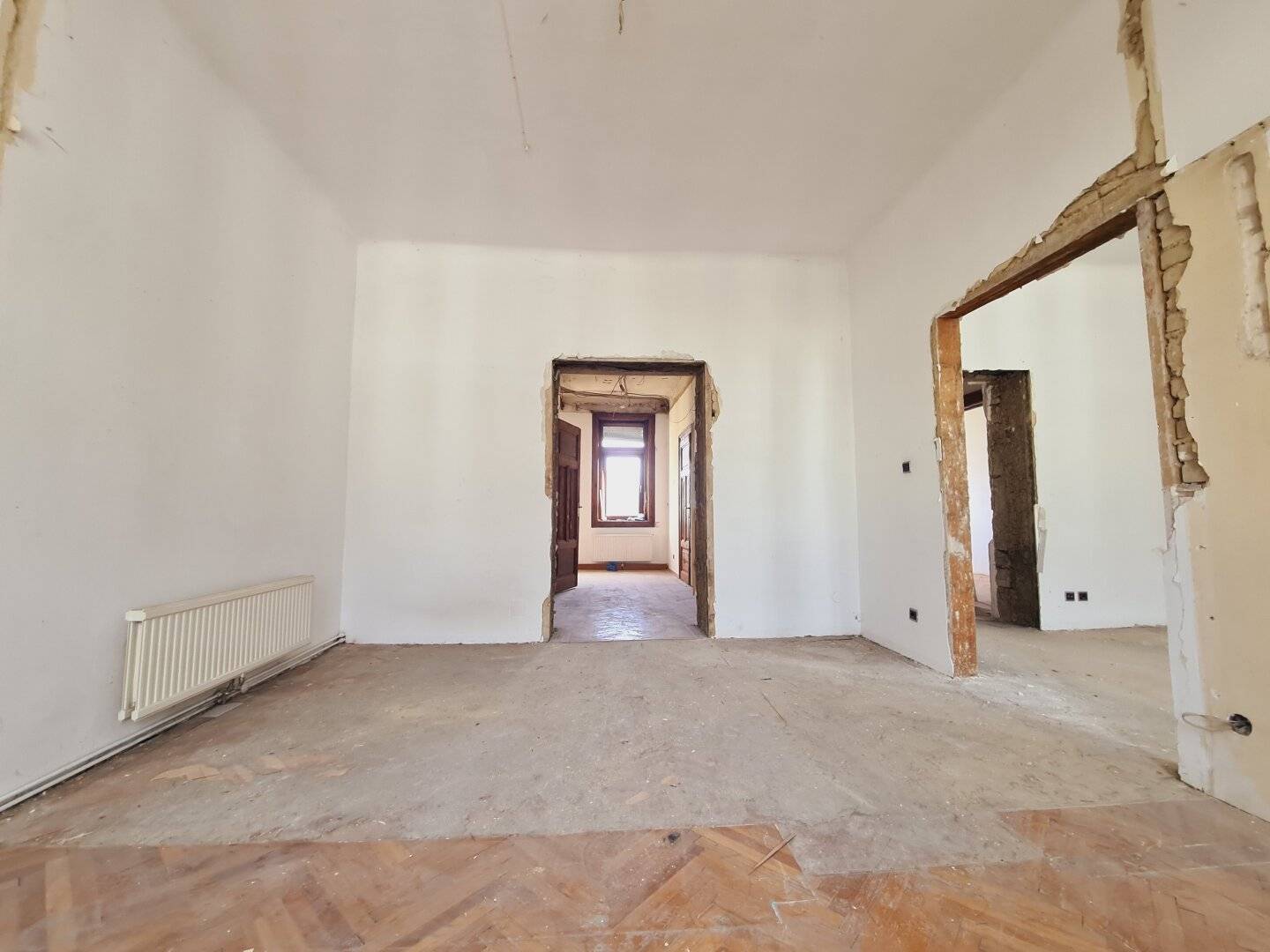 Sonnen-Altbau nach Maß | Balkon | 3-4 Zimmer