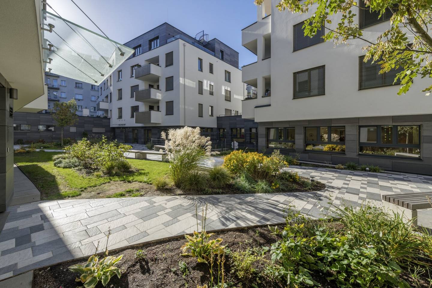 GOLDEGG GARDENS - exclusive 2-room apartment with large balcony