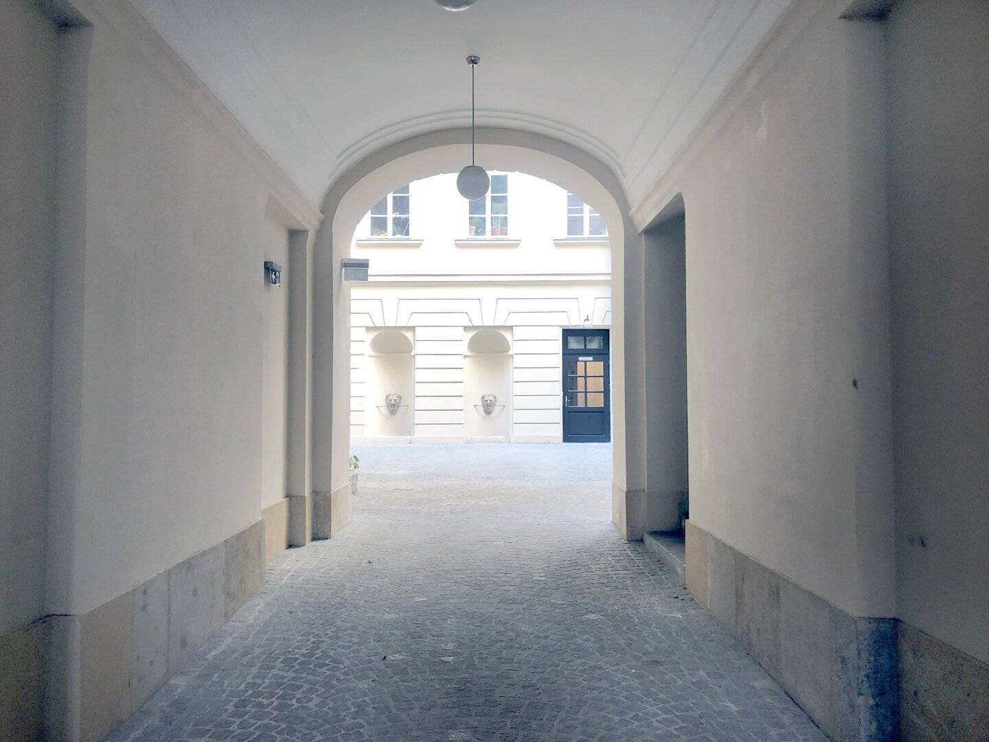 Großzügige 2-Zimmerwohnung direkt am Franziskanerplatz!