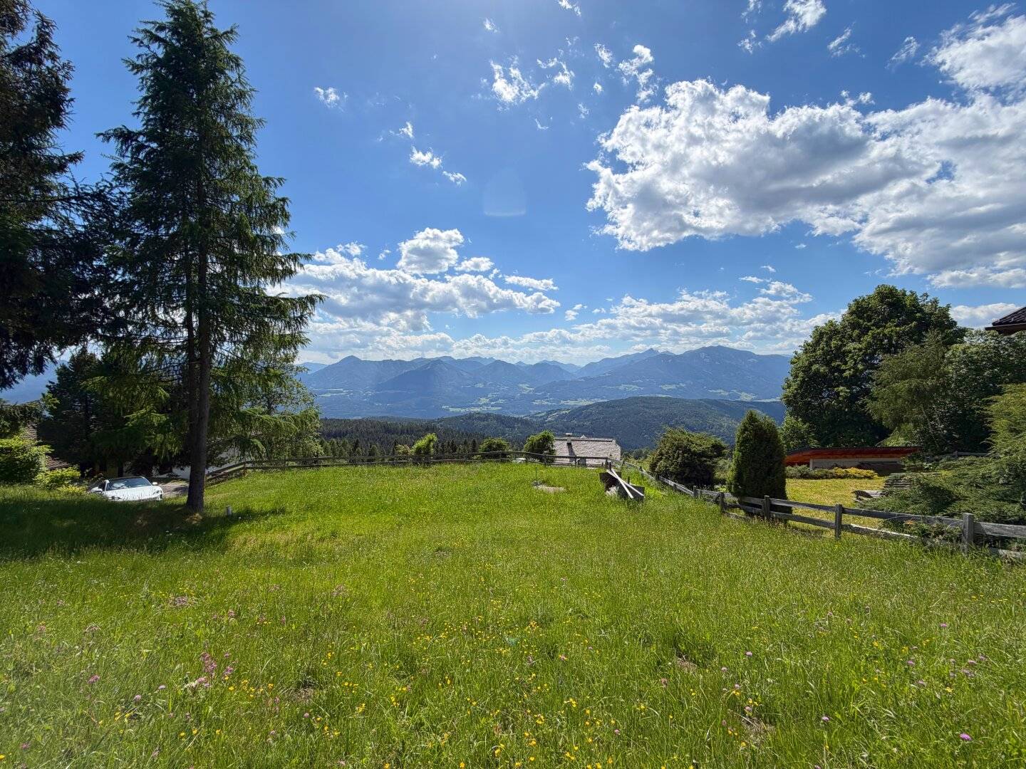 Freizeitwohnsitz! Sonniges Grundstück mit Hütte | 1.200 m Seehöhe | Nebelfrei | Voll erschlossen