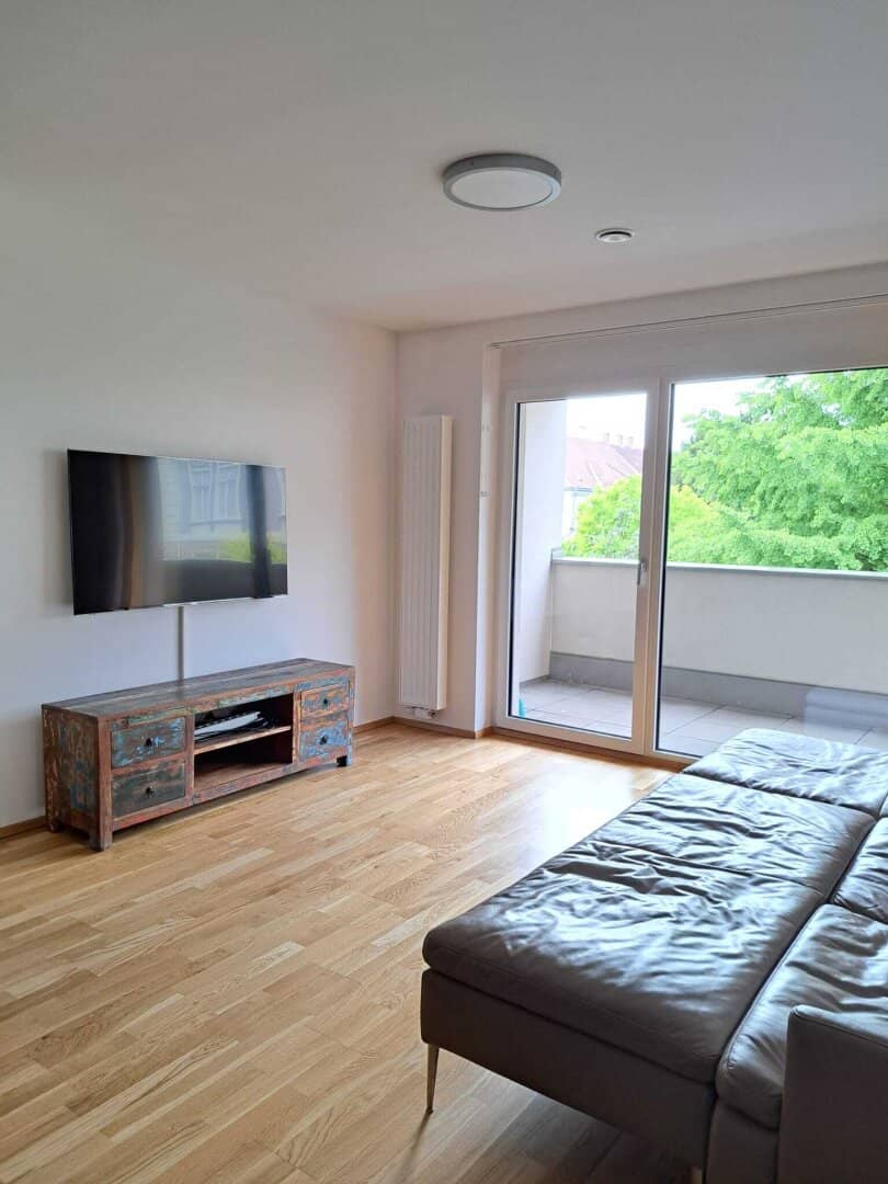Neuwertige Balkonwohnung | zwischen Stadtpark & IMC Hochschule | 2 Garagenplätze