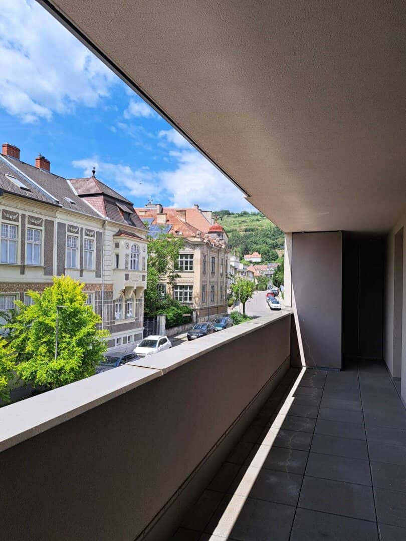 Neuwertige Balkonwohnung | zwischen Stadtpark & IMC Hochschule | 2 Garagenplätze