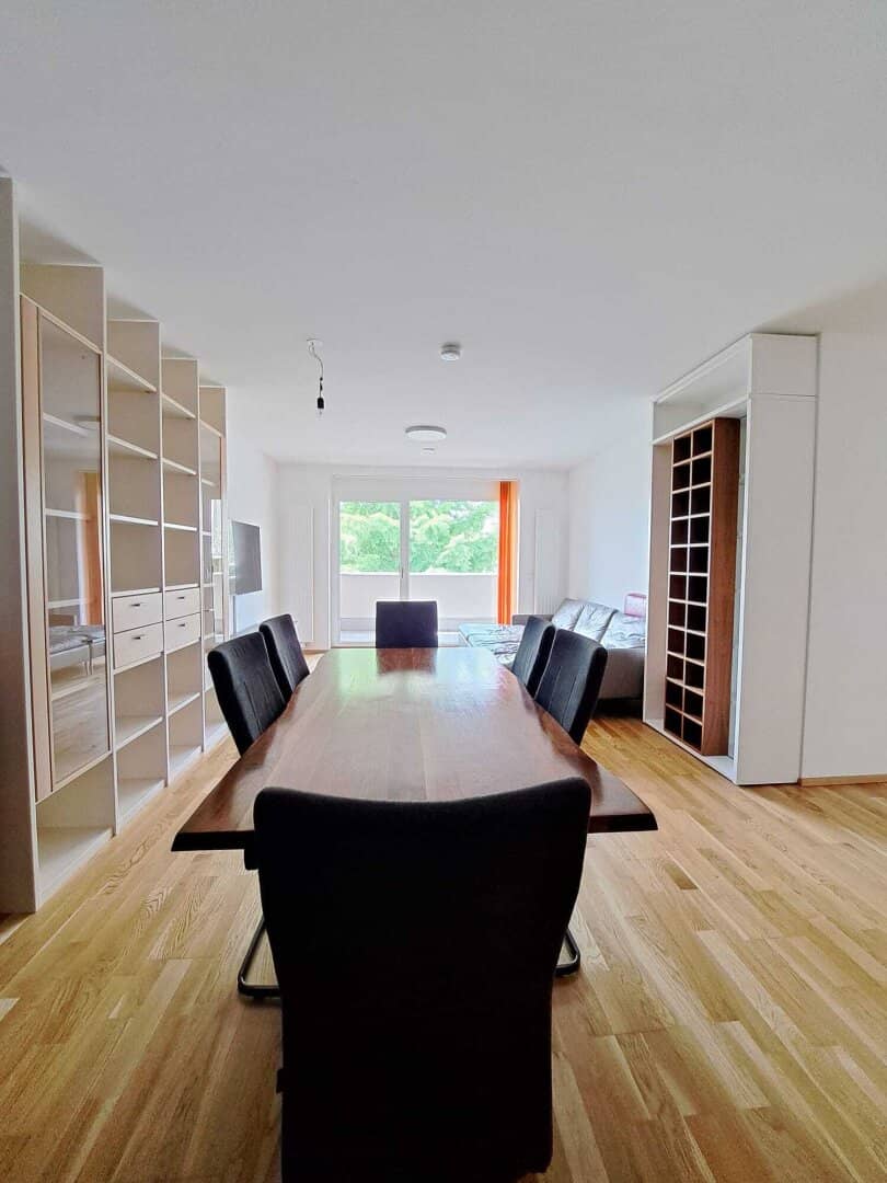 Neuwertige Balkonwohnung | zwischen Stadtpark & IMC Hochschule | 2 Garagenplätze