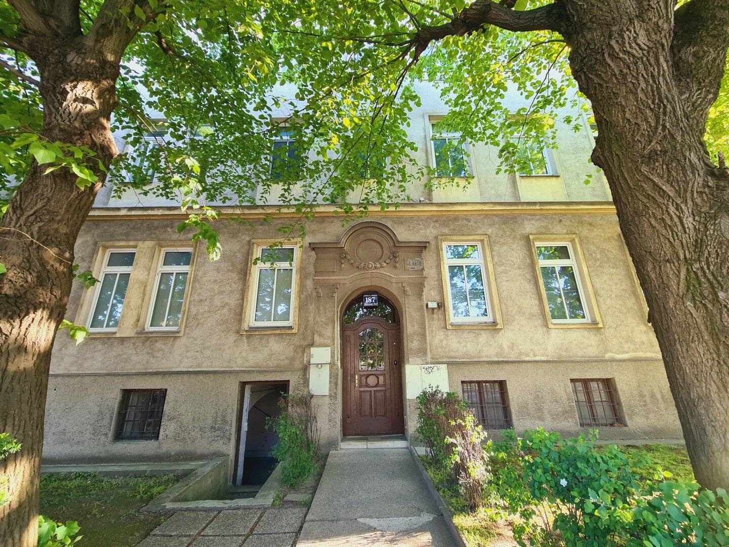 Sonnen-Altbau nach Maß | Balkon | 3-4 Zimmer