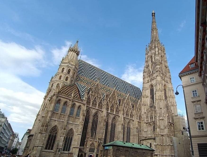 NÄHE STEPHANSPLATZ! 2 Zimmer in hervorragender Lage!