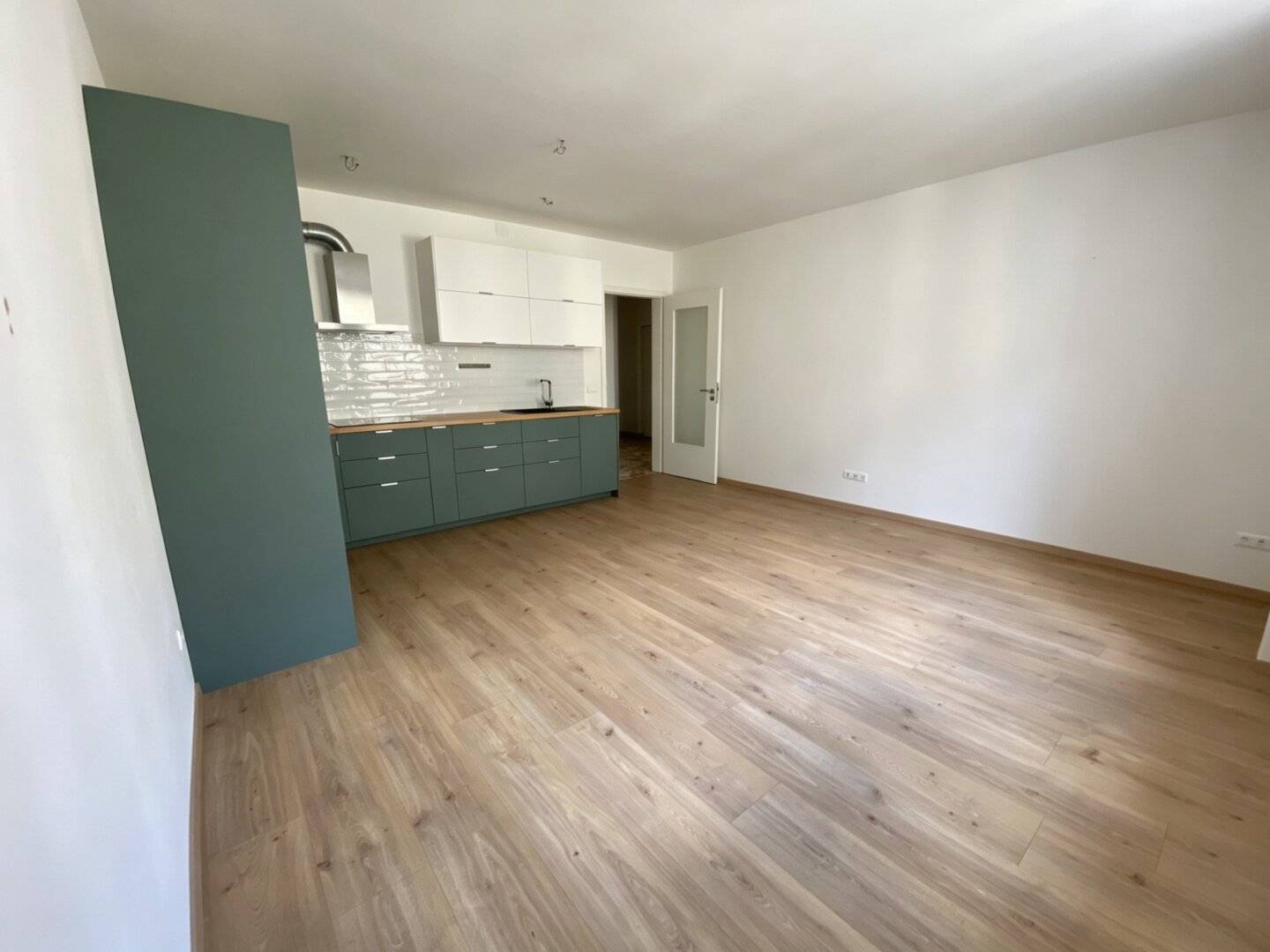 Helle 4-Zimmer Wohnung mit Balkon in 1050 Wien – 75,9m², gepflegt, Top Preis!