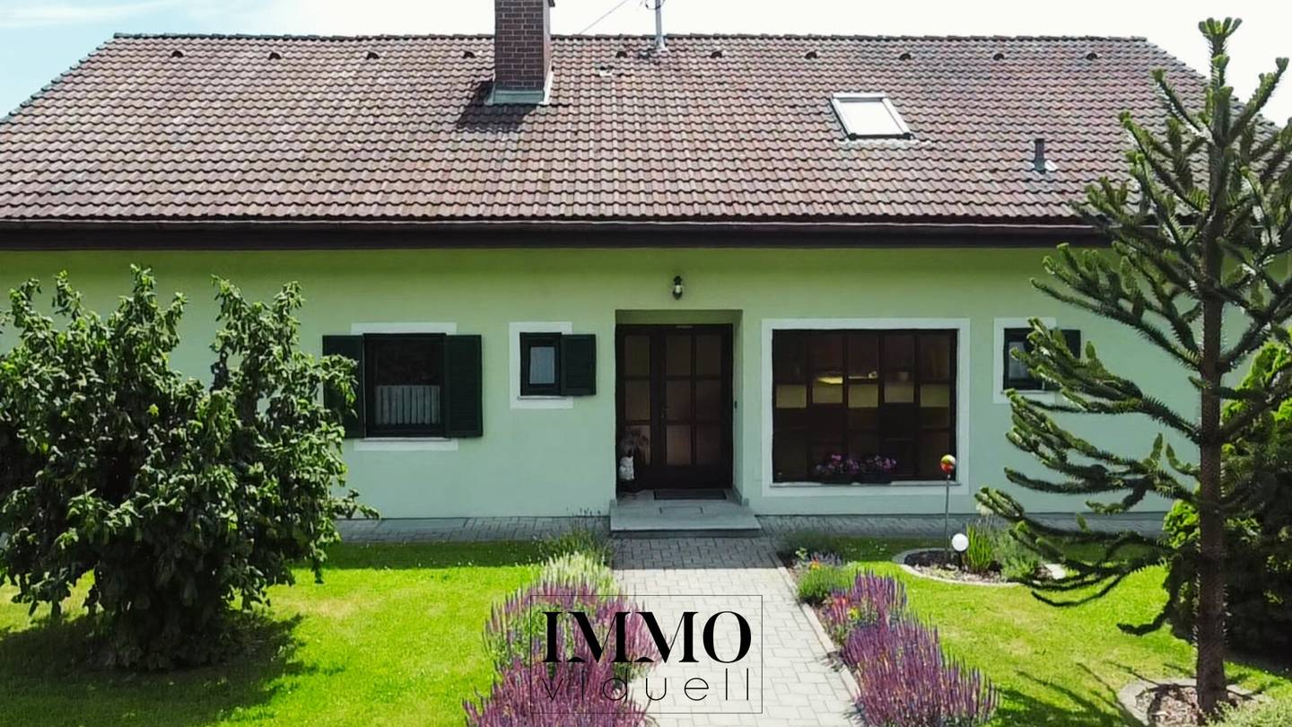 Stilvolles Landanwesen mit ca. 22.000 m² Grund, Wald, Wiesen und Ackerflächen