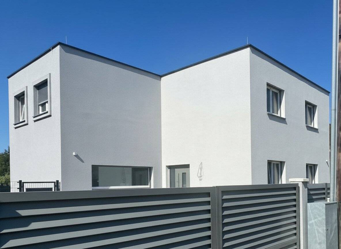 WUNDERSCHÖNE Neubauvilla mit Pool und hochwertiger Ausstattung!