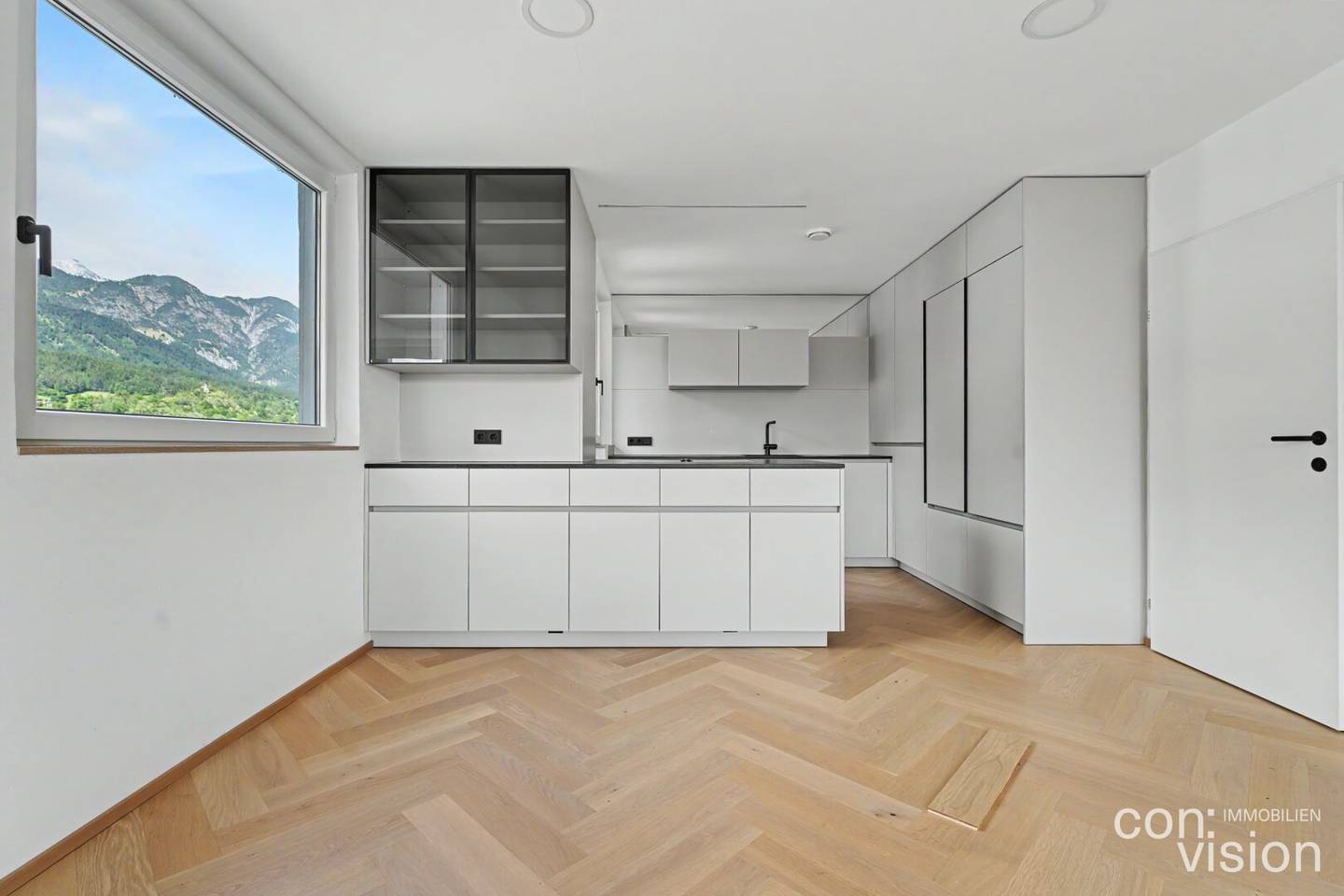 Hochwertig sanierte 4-Zimmer-Wohnung mit 3 Balkonen & Bergpanorama in Innsbruck