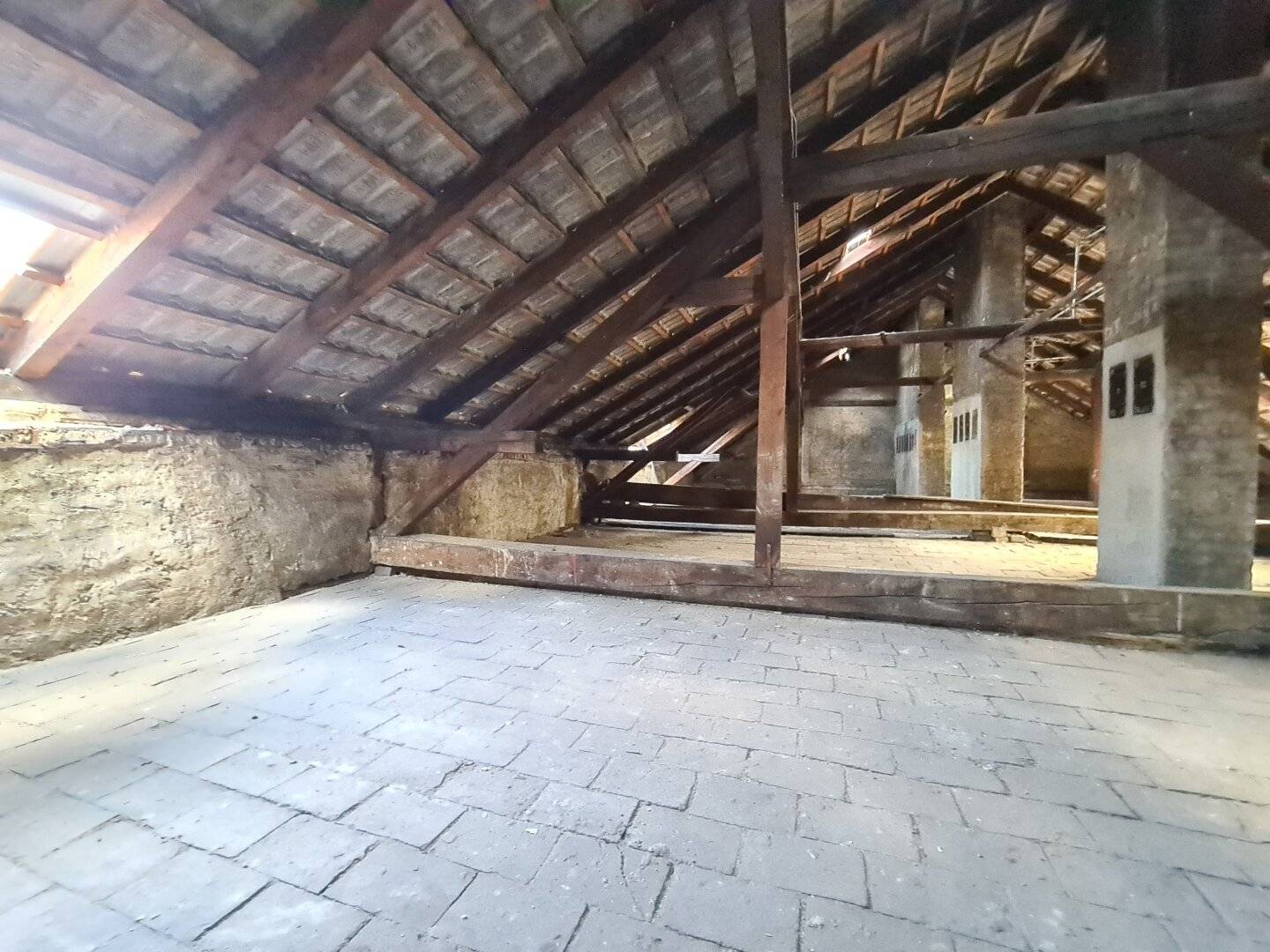 Rohdachboden | U4 Ober St. Veit | Rundumblick