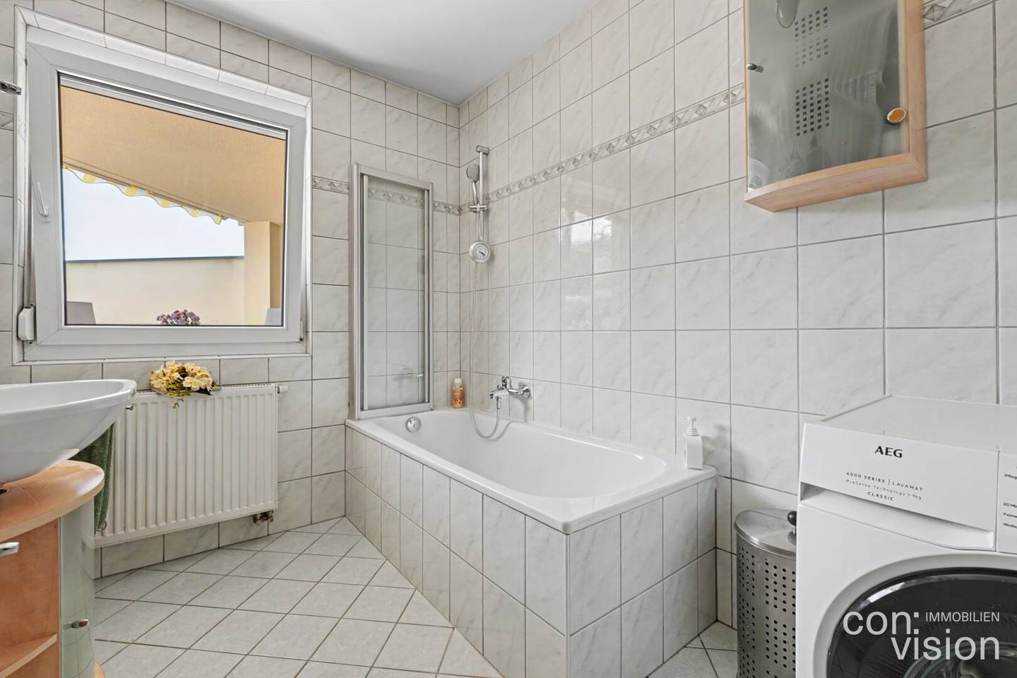 Sonnige 3-Zimmer-Wohnung mit großer Terrasse, 2 Balkonen & Doppelgarage in Volders, Tirol